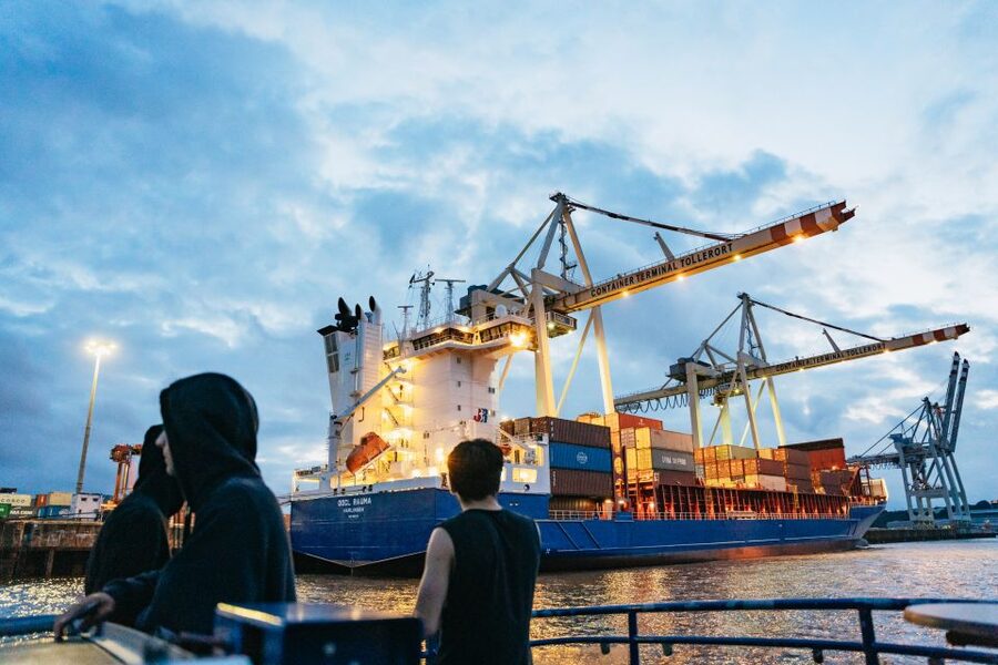 Hamburg: 90-Minute Evening Lights Harbor Cruise - What the German commentary adds, and what you miss