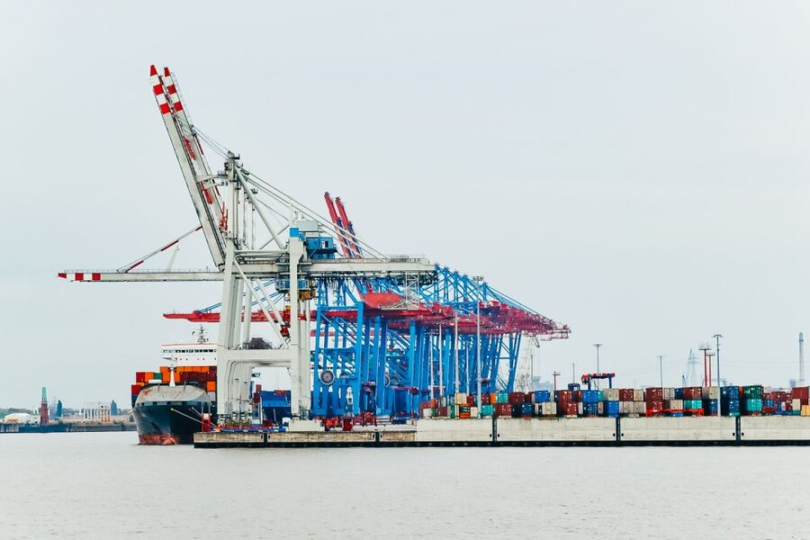 Hamburg: Harbor Cruise - From the Elbe to the main harbor basins