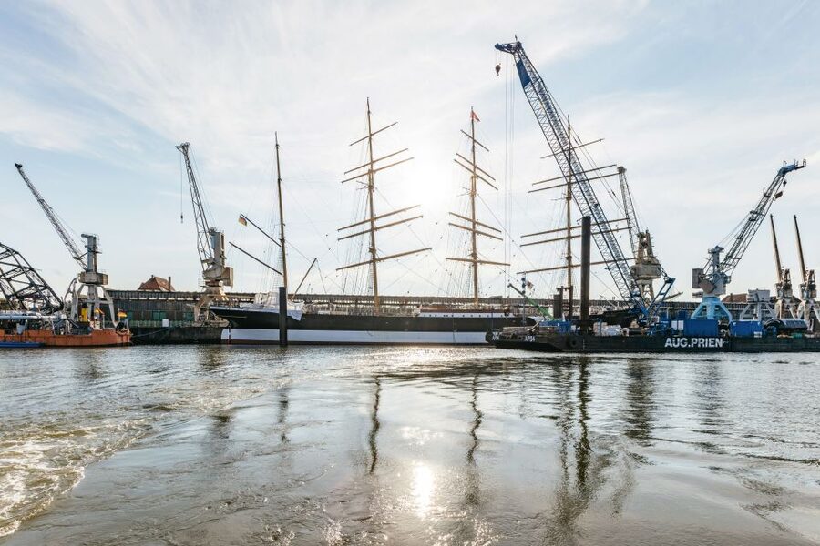 Hamburg: Harbor Cruise with Wine and Cheese - Booking, Weather, and Cancellation Details