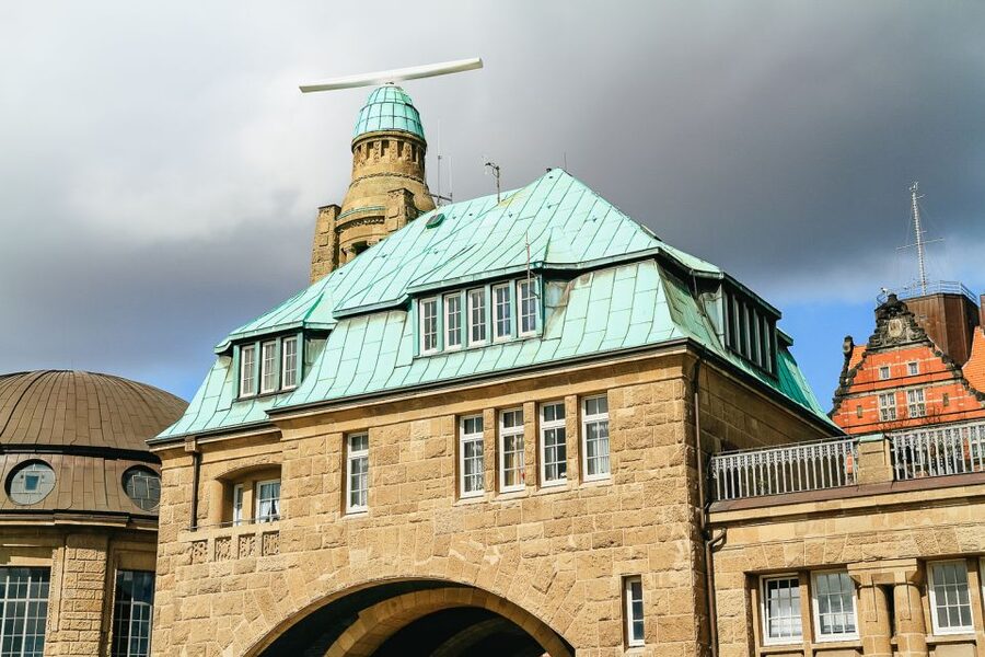 Hamburg: Harbor Cruise - Speicherstadt gives the cruise its historic opening