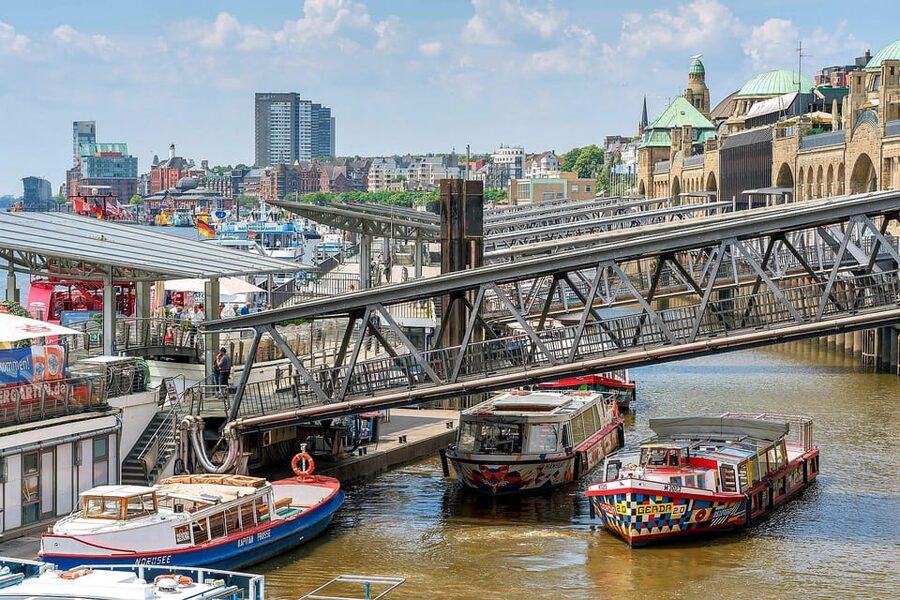 Hamburg: Hop on Hop off city tour and 1 hour harbor tour - The best way to frame this Hamburg day