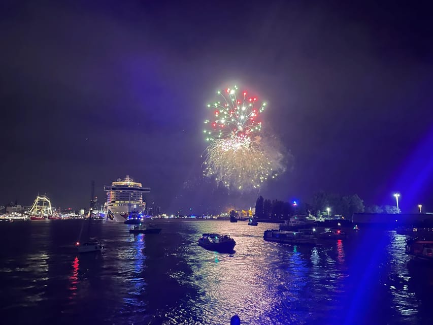 Hamburg: New Years Eve Harbour Cruise - What you see during the two-hour route