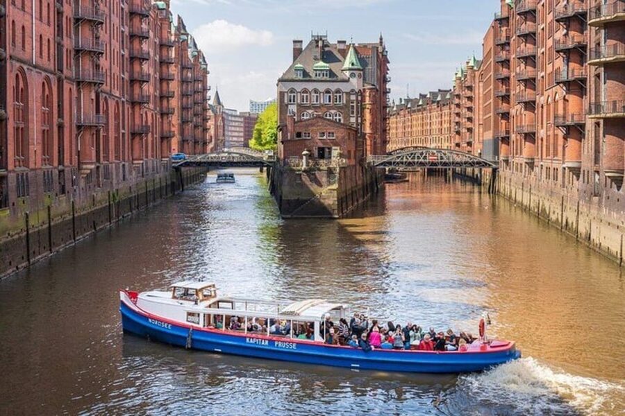 Hamburg: One Hour Traditional Harbor Cruise - Large ships and container terminals