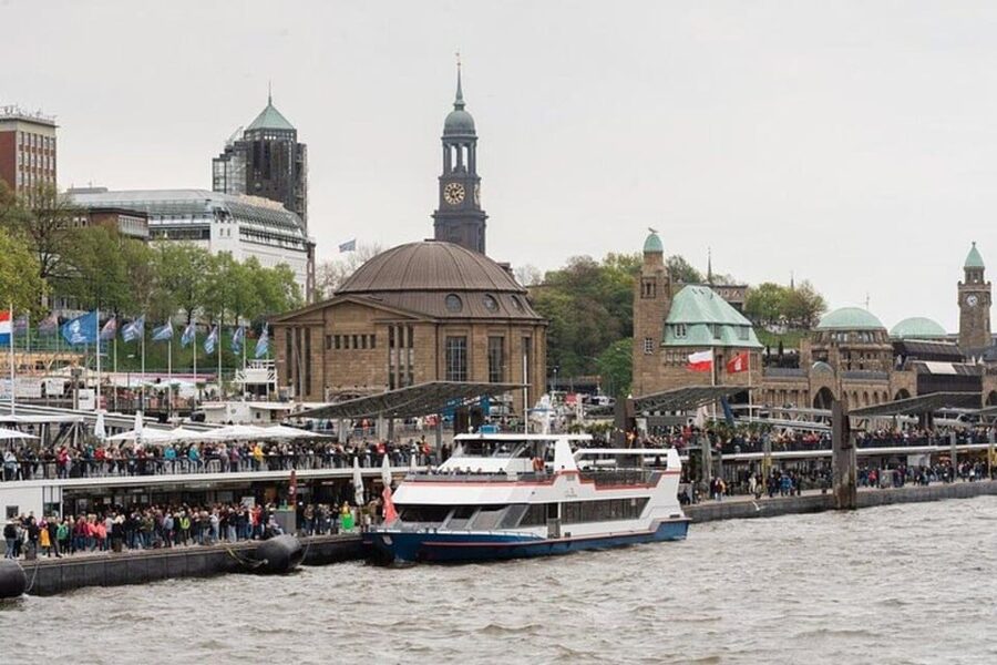 Hamburg: One Hour Traditional Harbor Cruise - Elbphilharmonie from the water