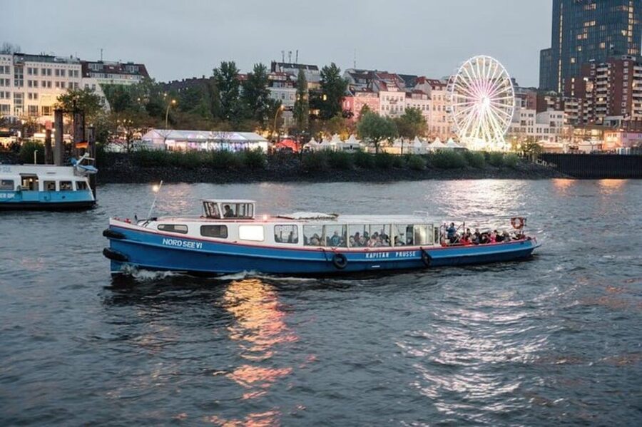 Hamburg: One Hour Traditional Harbor Cruise - Boarding at Landungsbrücken Bridge 3