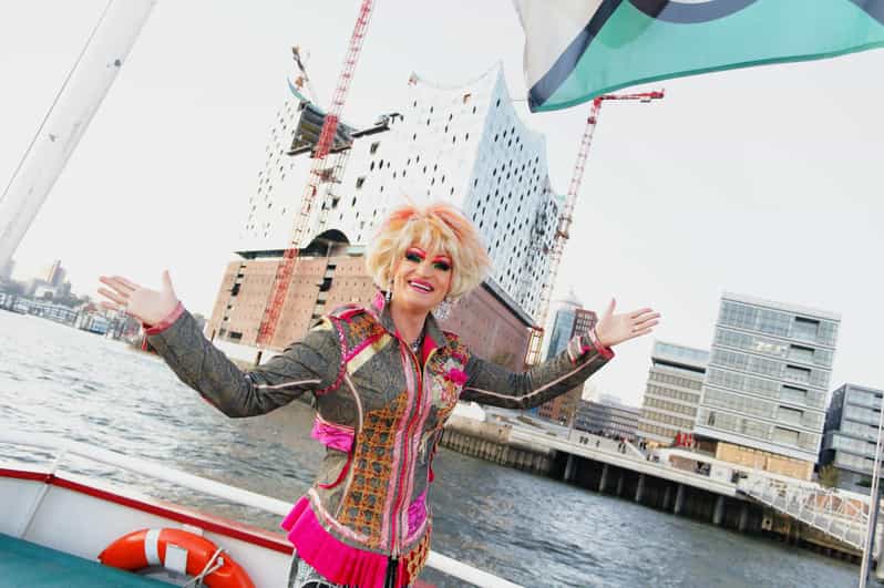Hamburg: Party Harbor Cruise with Olivia Jones - The opening welcome with Olivia and her family