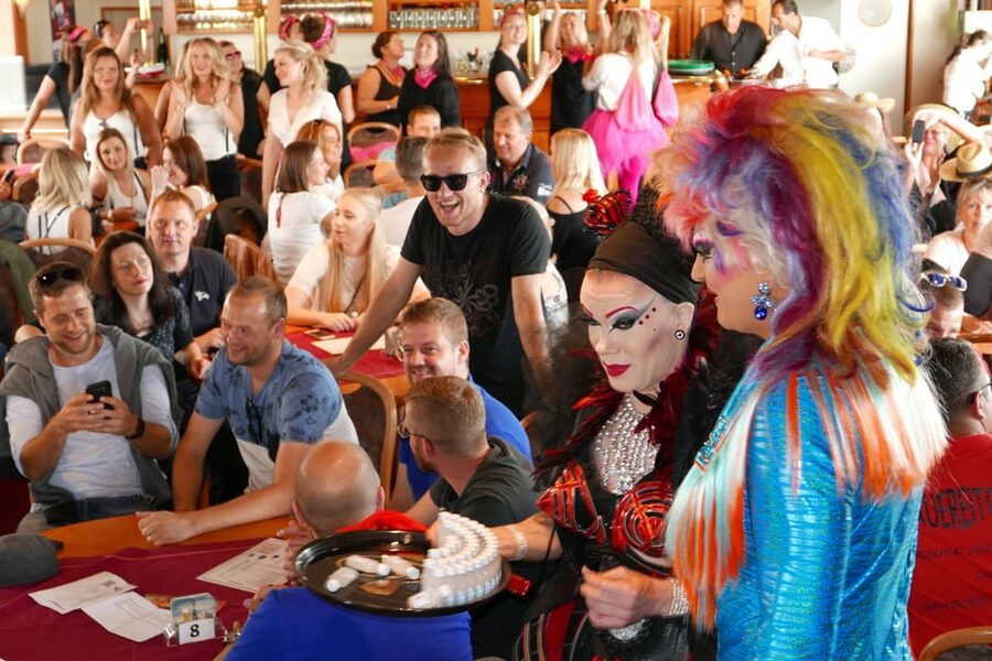 Hamburg: Party Harbor Cruise with Olivia Jones - Ending at the Landungsbrücken