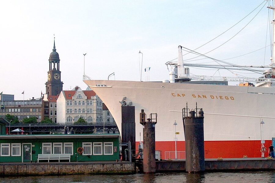 Hamburg: Traditional Harbor Tour with Commentary - Key points at a glance