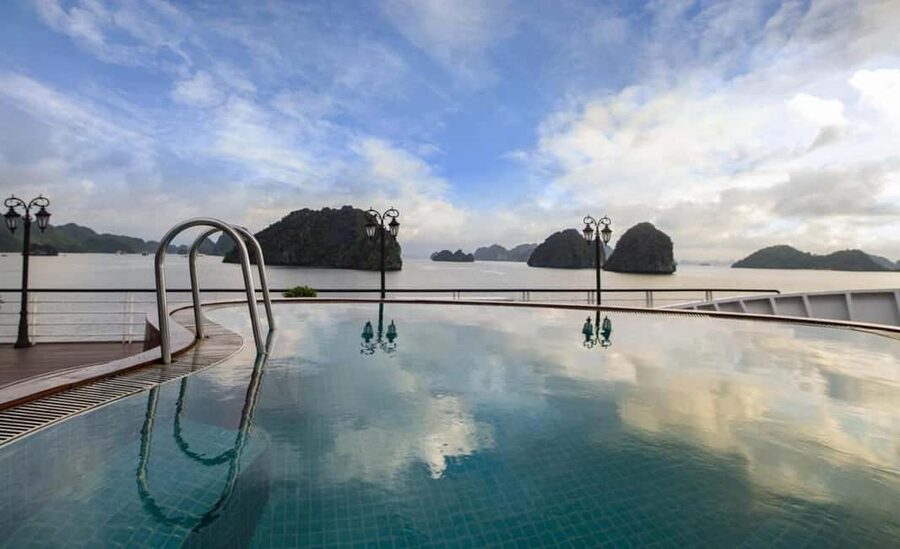 Hanoi: 2-Day Ha Long Bay 4-Star Cruise with Titov Cave - Ti Top Island and the best view of the day