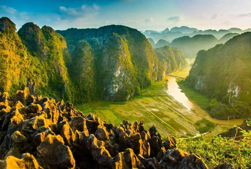 Hanoi: 2-Day Ha Long Bay Cruise, Tam Coc, Mua Caves, Hoa Lu - Floating through Tam Coc by boat