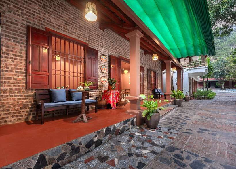 Hanoi: 2-Day Ha Long Bay Cruise, Tam Coc, Mua Caves, Hoa Lu - Your overnight stay in Ninh Binh