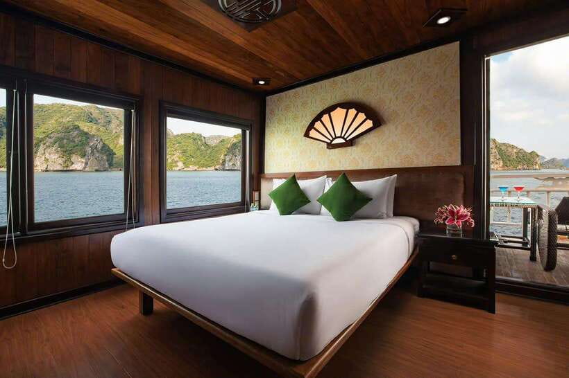 Hanoi: 2-Day Halong Bay Boutique Cruise with Kayaking - Day one: lunch, limestone islands, and the first paddle