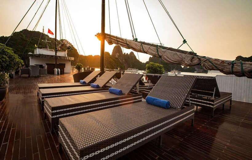 Hanoi: 2-Day Halong Bay Boutique Cruise with Kayaking - Sunset, cooking class, and dinner on board
