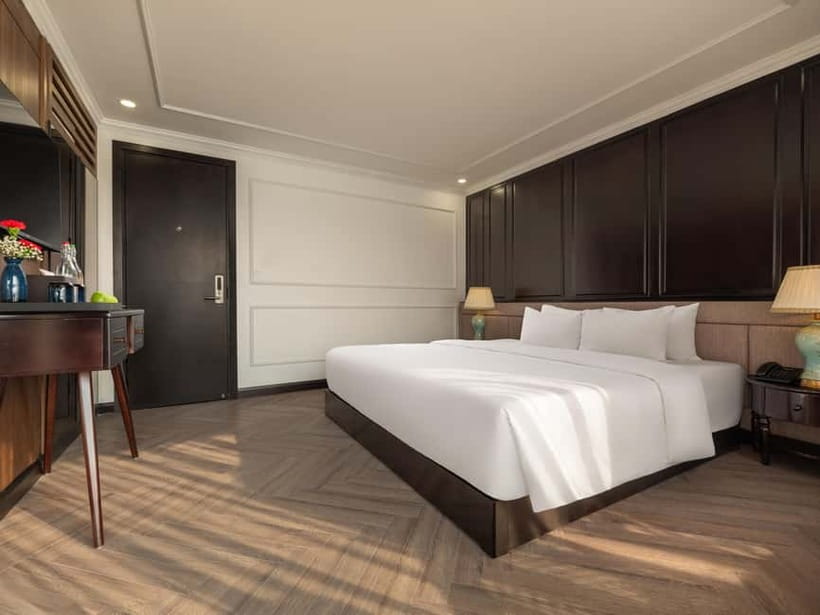 Hanoi: 2-Day Halong, LanHa 5-Star Cruise w/ Balcony &Bathtub - What the $114 price really includes