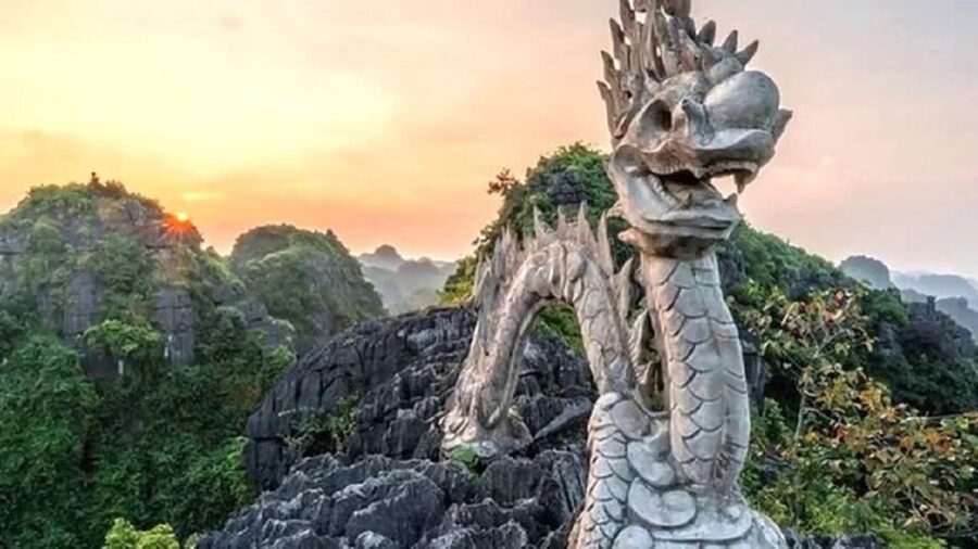Hanoi: 2-Day Tour to Ninh Binh & Halong Bay With Transfer - Trang An by traditional wooden boat