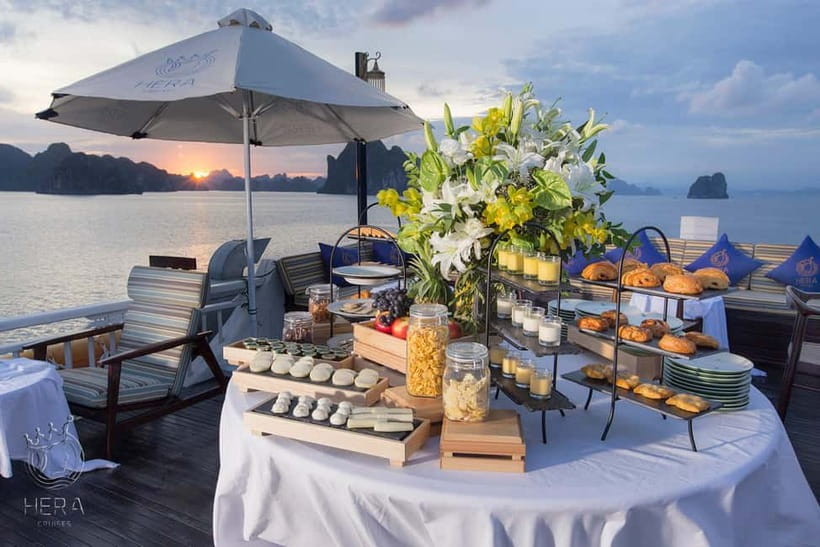 Hanoi: 2D1N Ha Long Bay by Hera Grand Luxury Cruise - Boarding with lunch and limestone views