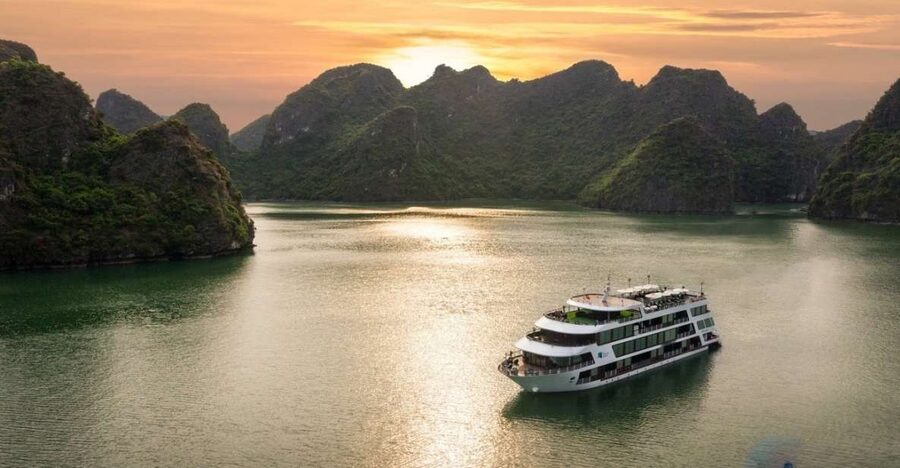 Hanoi: 3-Day Ha Long/Lan Ha Bay Cruise with Private Balcony - Hanoi pickup and the ride to the harbor