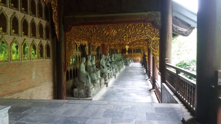 Hanoi: 3-Day Ninh Binh and Lan Ha Bay Cruise with Homestay - Tam Coc by bamboo sampan