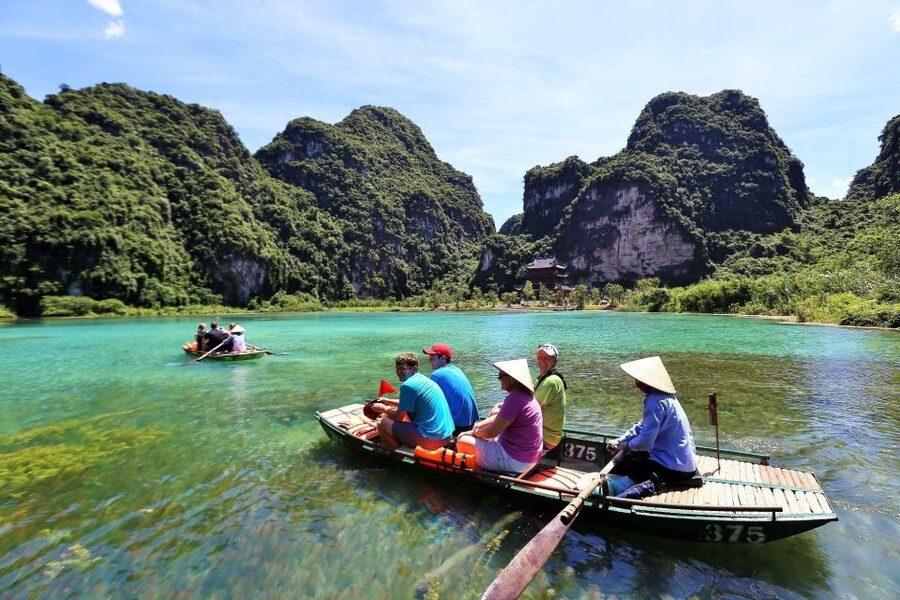 Hanoi: 3-Day Ninh Binh - Ha Long Bay, Cave, kayak, Swimming - Thien Canh Son Cave and Bai Tu Long by kayak