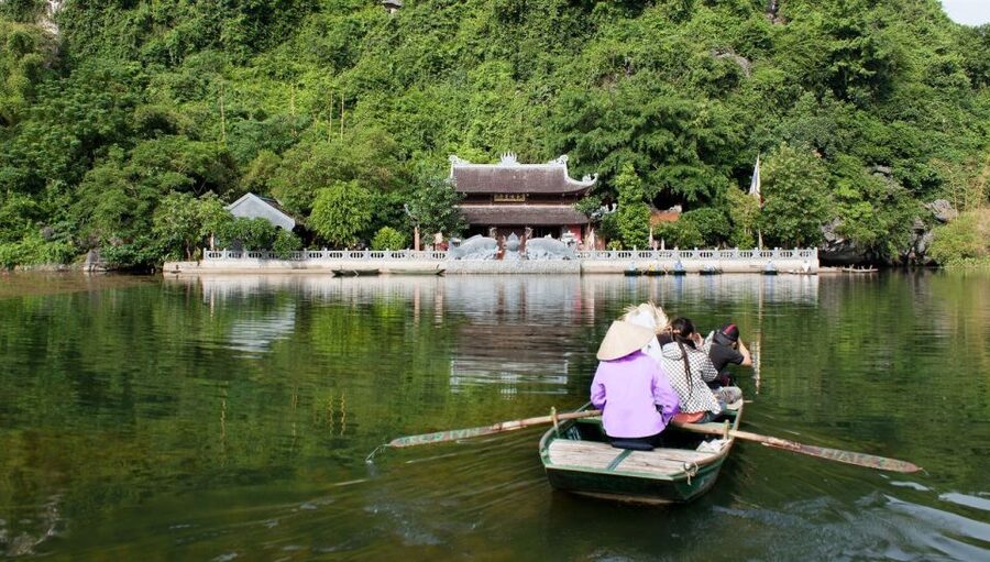 Hanoi: 3-Day Ninh Binh - Ha Long Bay, Cave, kayak, Swimming - An evening on the cruise