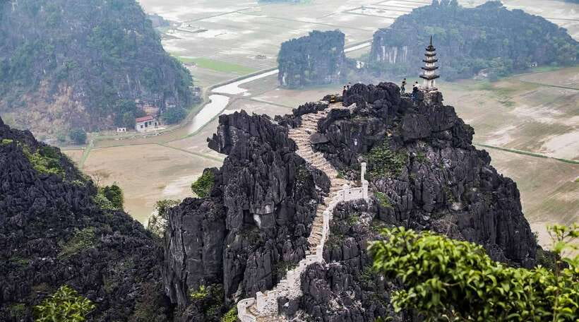 Hanoi: 3-Day Ninh Binh, Ha Long, & Lan Ha Bay Luxury Cruise - Dark and Bright Cave by bamboo boat