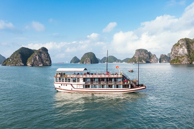 Hanoi: 3-Day Ninh Binh Trip and Ha Long Bay 4-Star Cruise - Day one: Ninh Binh by shuttle, bike, and bamboo boat