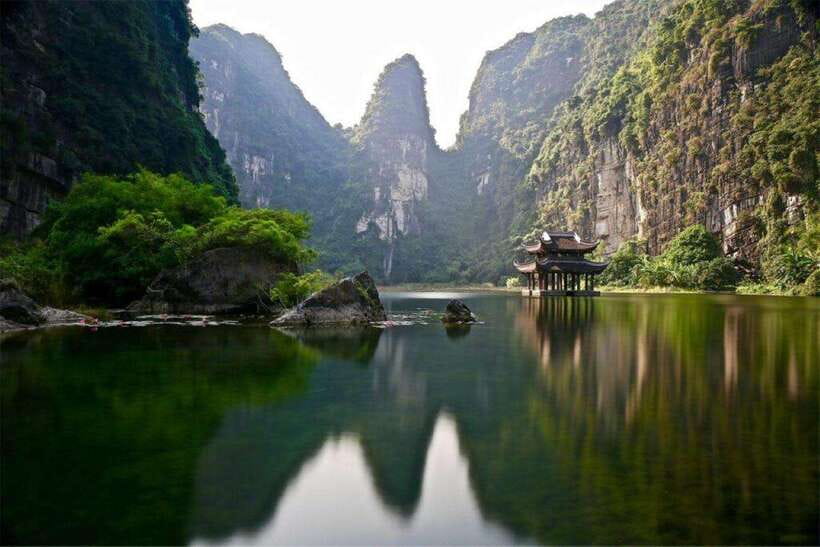 Hanoi: 3-Day Ninh Binh Trip and Ha Long Bay 5-Star Cruise - Day 2: From Ninh Binh to a five-star Ha Long Bay cabin
