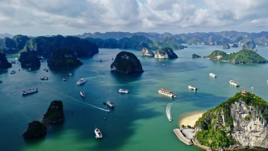 Hanoi: 5-Day Trip Hanoi Tour-Ninh Binh-Ha Long Bay Cruise - Guides, transport, meals, and what is really covered