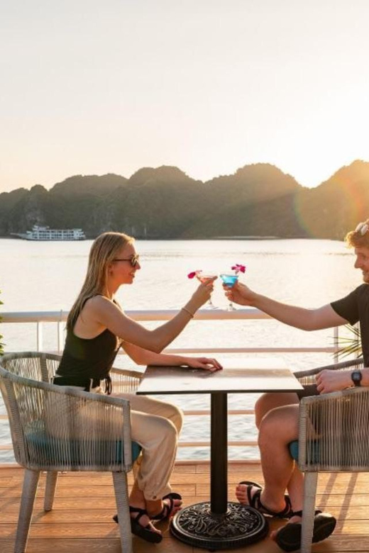 Hanoi: Cat Ba Island & Lan Ha Bay Day Trip Cruise with Lunch - Lunch on the boat, with time to enjoy it