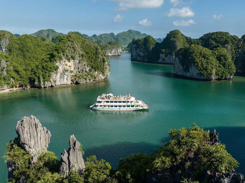 Hanoi: Cat Ba Island & Lan Ha Bay Day Trip Cruise with Lunch - Beo Harbour and the first cruise through Cai Beo