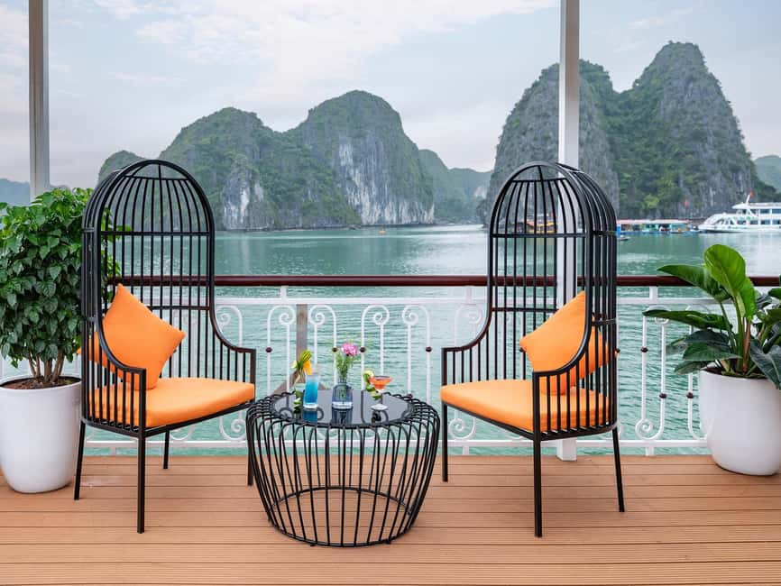 Hanoi/Cat Ba: Lan Ha Bay Day Cruise with Dark & Bright Caves - What this Lan Ha Bay day cruise is really like