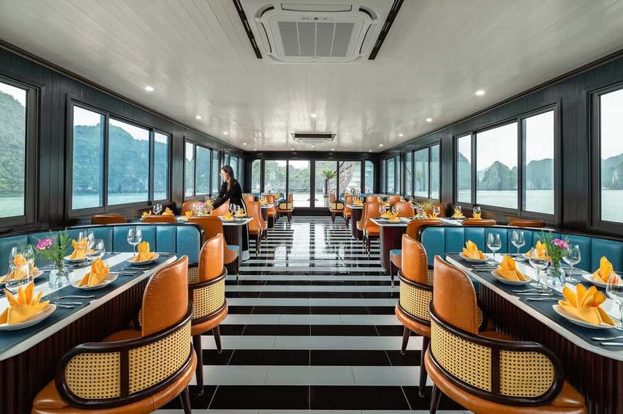 Hanoi/Cat Ba: Lan Ha Bay Day Cruise with Dark & Bright Caves - Starting in Hanoi or Cat Ba Island