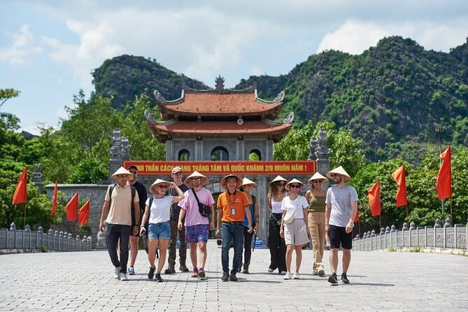 Hanoi City Private Excursion from Halong Cruise Port - What lunch and the price include