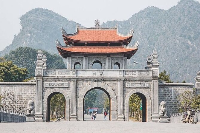 Hanoi Epic tour 4D3N Hanoi - Ninh Binh - Halong Bay - Day 2 afternoon: Trang An’s caves and river scenery