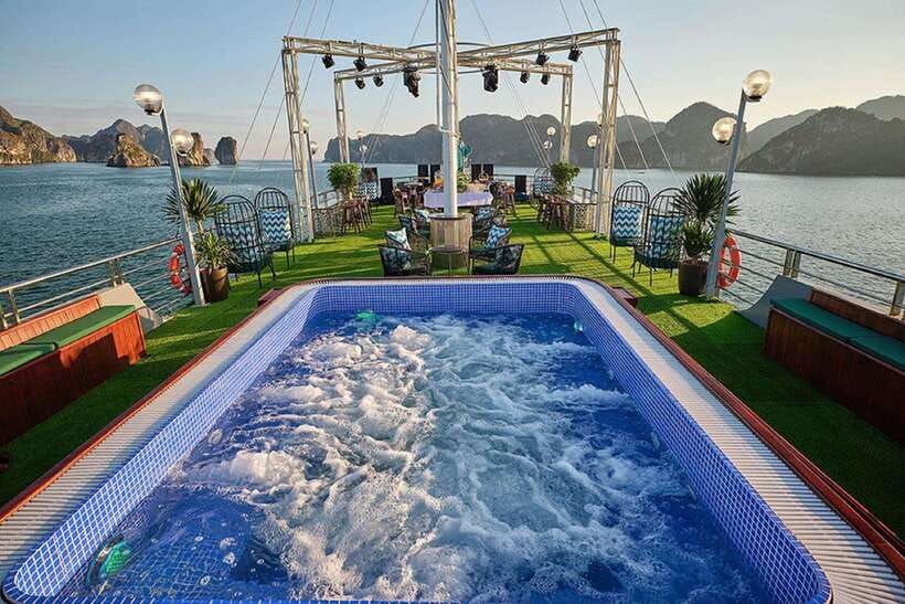 Hanoi: Full-Day Halong Bay 5-star Cruise with Kayak & Buffet - Why this one-day Ha Long Bay trip works