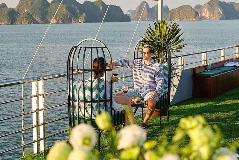 Hanoi: Full-Day Halong Bay 5-star Cruise with Kayak & Buffet - The late afternoon sunset party