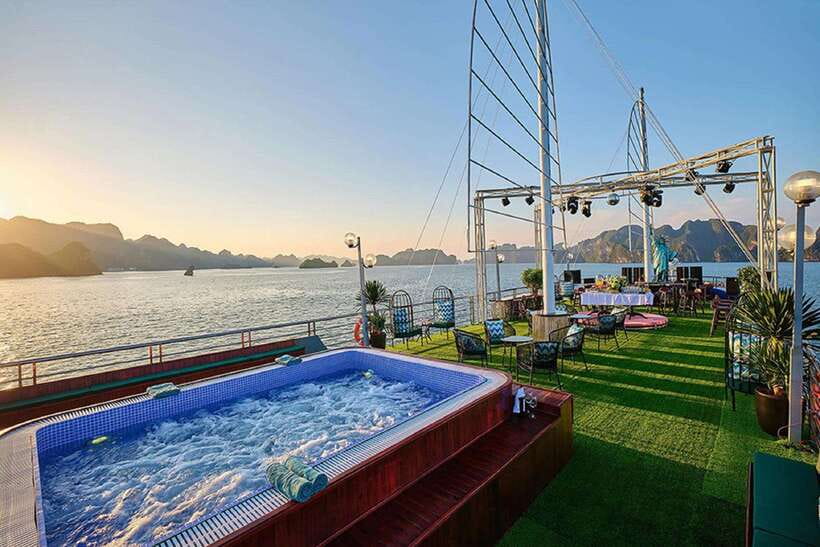 Hanoi: Full-Day Halong Bay 5-star Cruise with Kayak & Buffet - The morning transfer from Hanoi Old Quarter