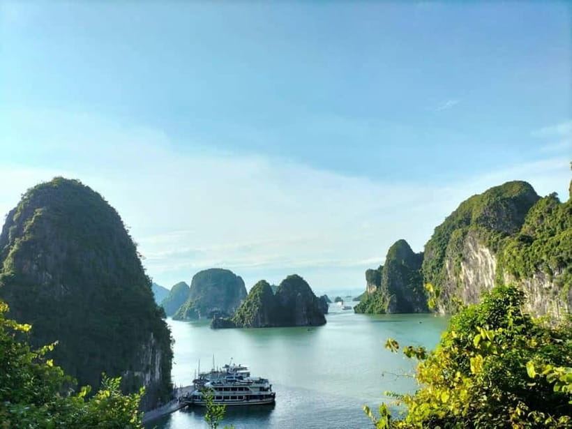 Hanoi-Ha Long 1D: Caves, Islands, Kayak, Lunch & Small Boat - The first glimpse of Ha Long’s limestone towers