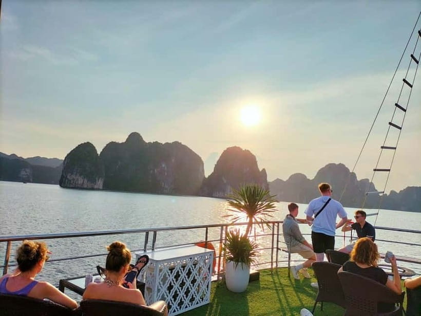 Hanoi-Ha Long 1D: Caves, Islands, Kayak, Lunch & Small Boat - What to bring and what to leave behind