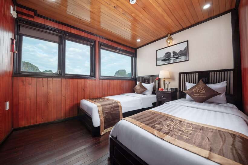 Hanoi: Ha Long Bay 2-Day 1-Night Tour by 4-star Luxury Junk - Sunset, cooking, and squid fishing