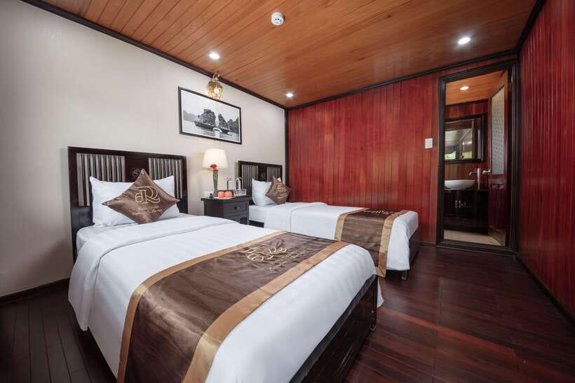 Hanoi: Ha Long Bay 2-Day 1-Night Tour by 4-star Luxury Junk - Meeting the boat at Tuan Chau Marina