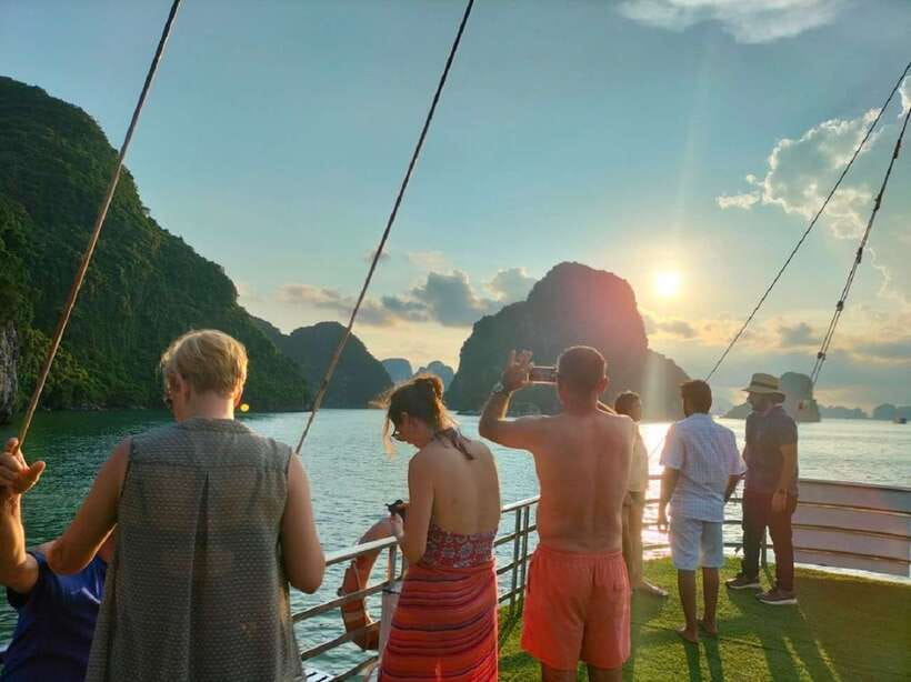 Hanoi: Ha Long Bay Day Cruise - Swimming, Meal, Kayaking - Guides, organization, and the group experience