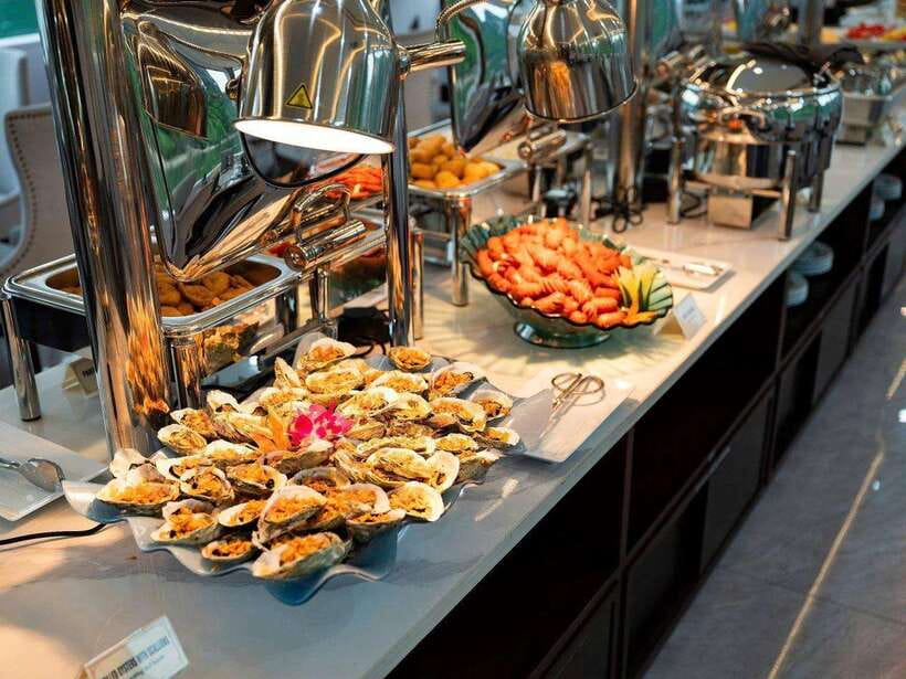 Hanoi: Ha Long Bay Day Trip - Luxury Cruise & Buffet Lunch - The long road from Hanoi to the bay