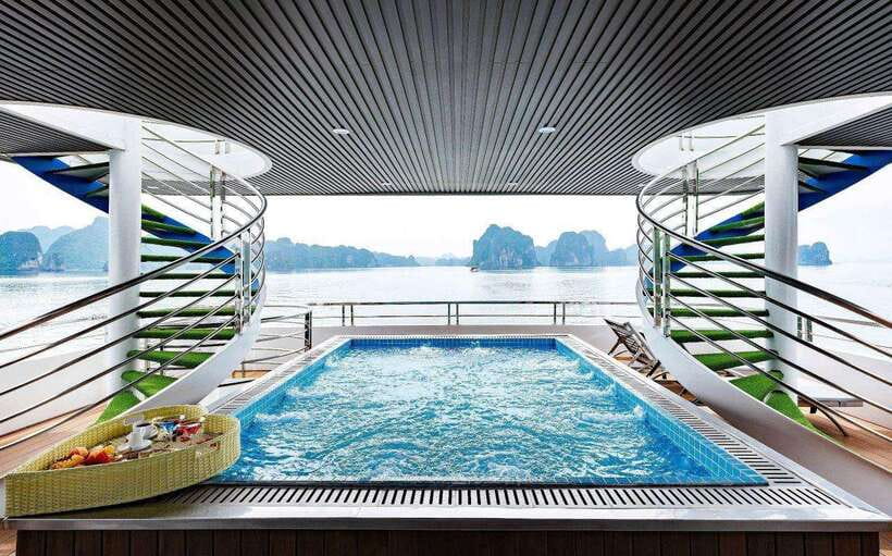 Hanoi: Ha Long Bay Day Trip - Luxury Cruise & Buffet Lunch - Buffet lunch with a view