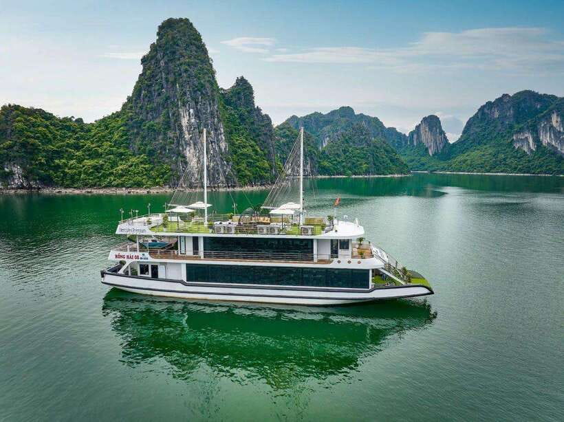 Hanoi: Ha Long Bay Day Trip - Luxury Cruise & Buffet Lunch - Tuan Chau Port and the first views of Ha Long Bay