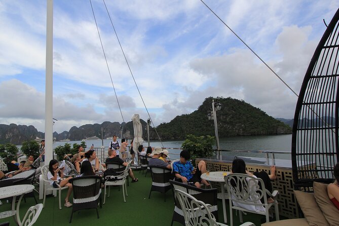 Hanoi - Ha Long Luxury Day Cruise with Kayak & Cave Adventure - Inside Sung Sot Cave, Ha Long Bay’s major grotto