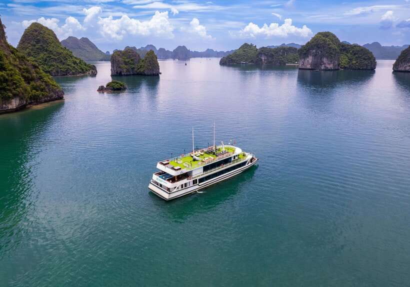 Hanoi: Halong Bay Cruise, Amazing Cave, Titov Island & Kayak - From Hanoi hotels to Tuan Chau port