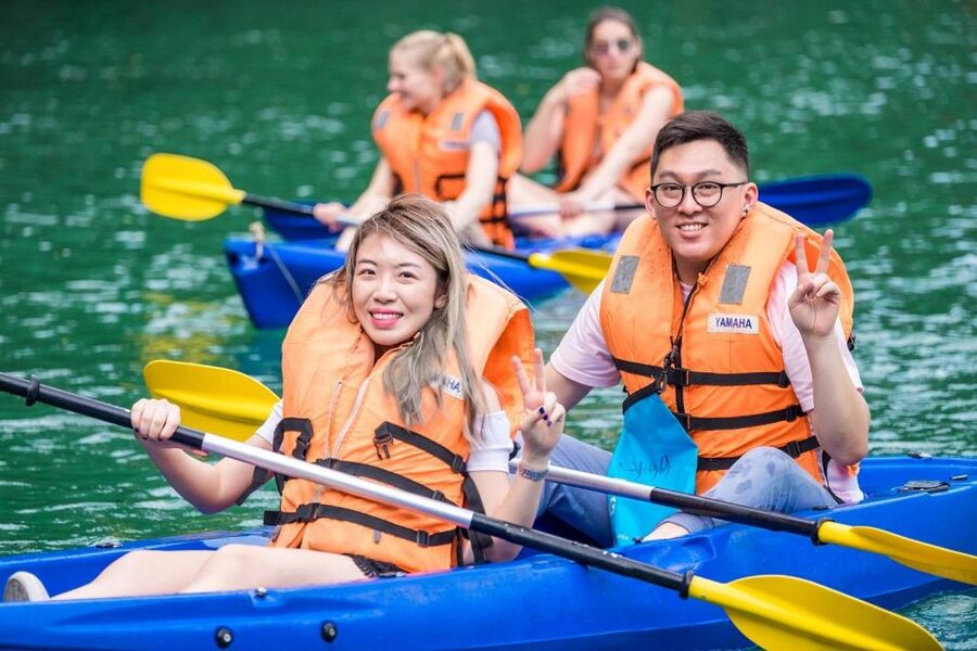 Hanoi: Halong Bay Day Trip with Titop Island, Cave, & Kayak - Guides make the difference