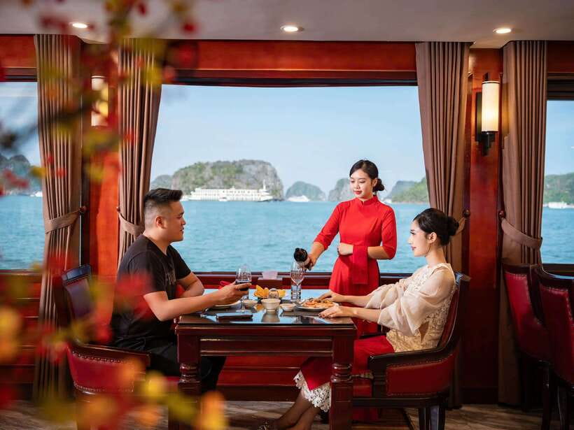 Hanoi: Halong Bay Full-Day Tour with 5-star Diamond Cruise - Surprising Cave and its 200 steps
