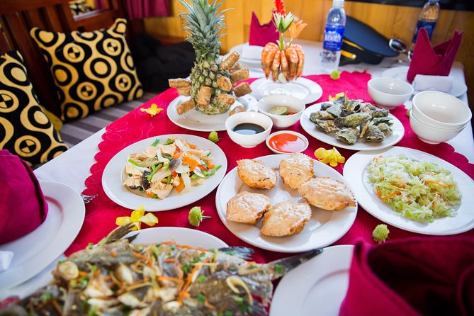 Hanoi: Halong Bay Luxury Option – Titop, Surprise Cave, Kayak - How good is the guide service?